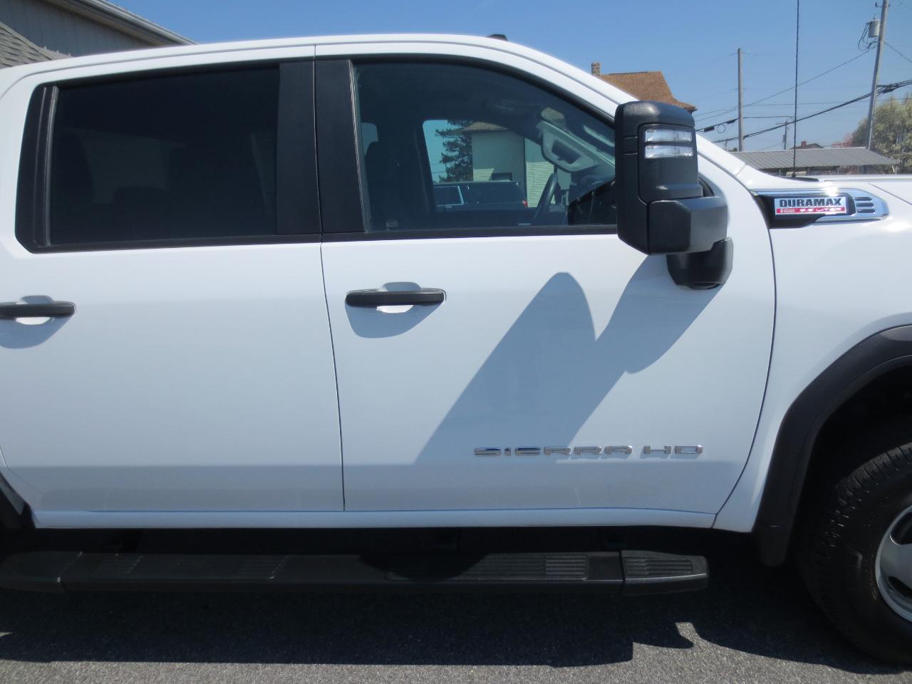 GMC Sierra 3500HD Pro Crew Cab 4WD LB 2024