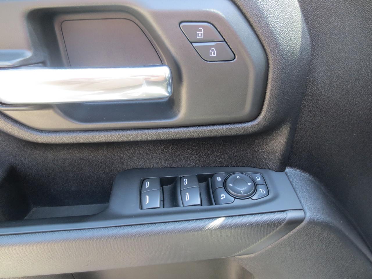 GMC Sierra 3500HD Pro Crew Cab 4WD LB 2024