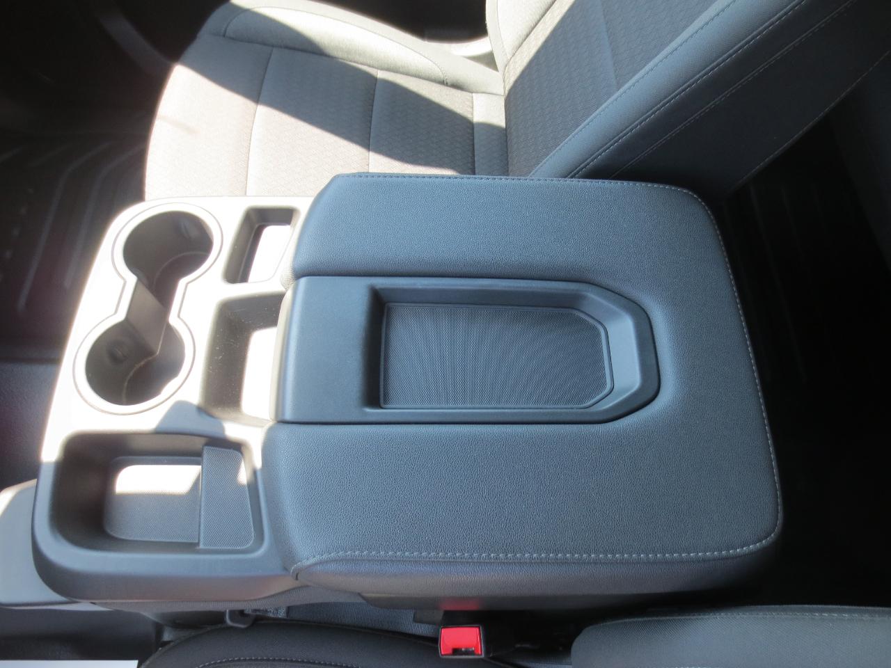 GMC Sierra 3500HD Pro Crew Cab 4WD LB 2024