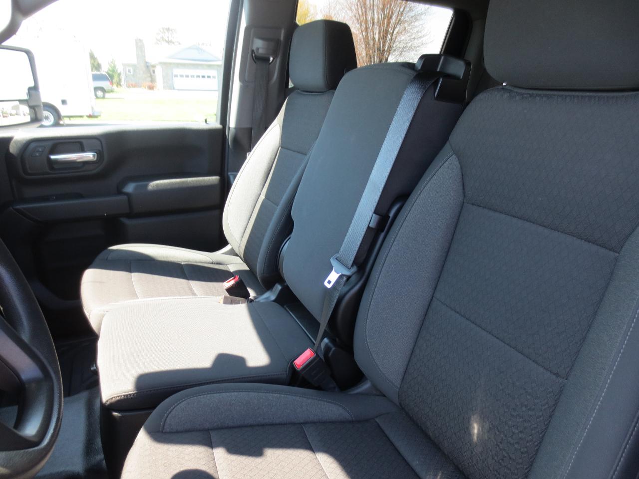 GMC Sierra 3500HD Pro Crew Cab 4WD LB 2024