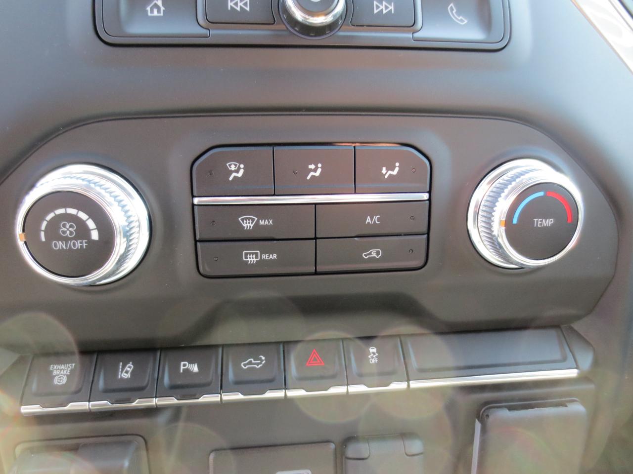 GMC Sierra 3500HD Pro Crew Cab 4WD LB 2024