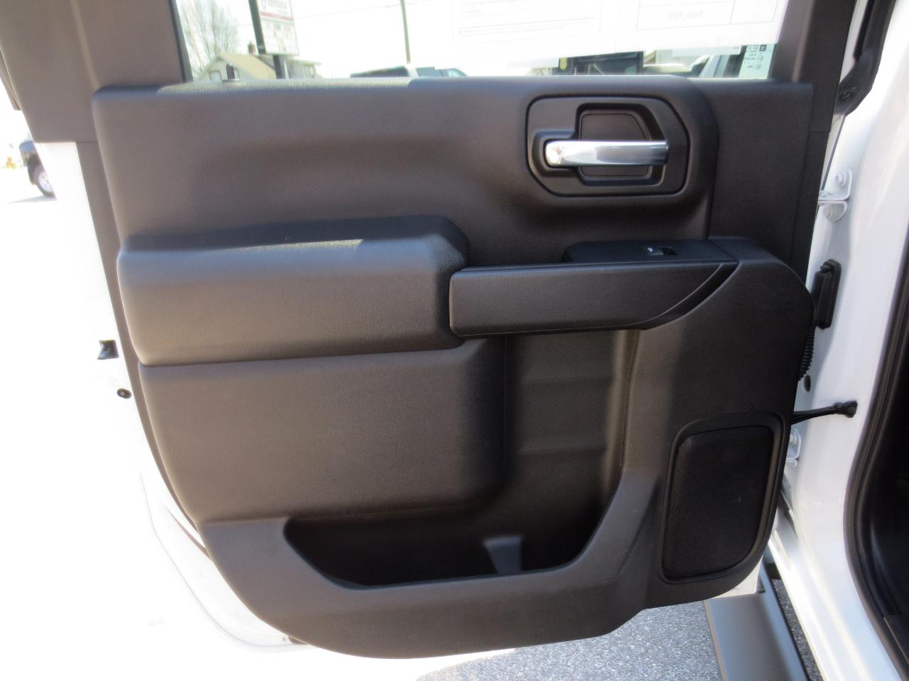 GMC Sierra 3500HD Pro Crew Cab 4WD LB 2024