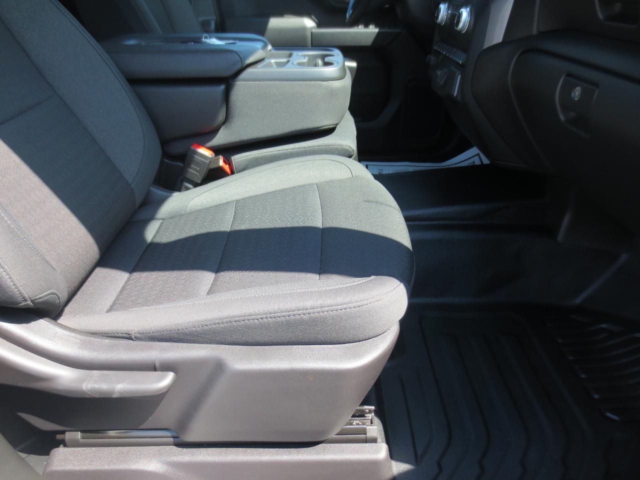 GMC Sierra 3500HD Pro Crew Cab 4WD LB 2024