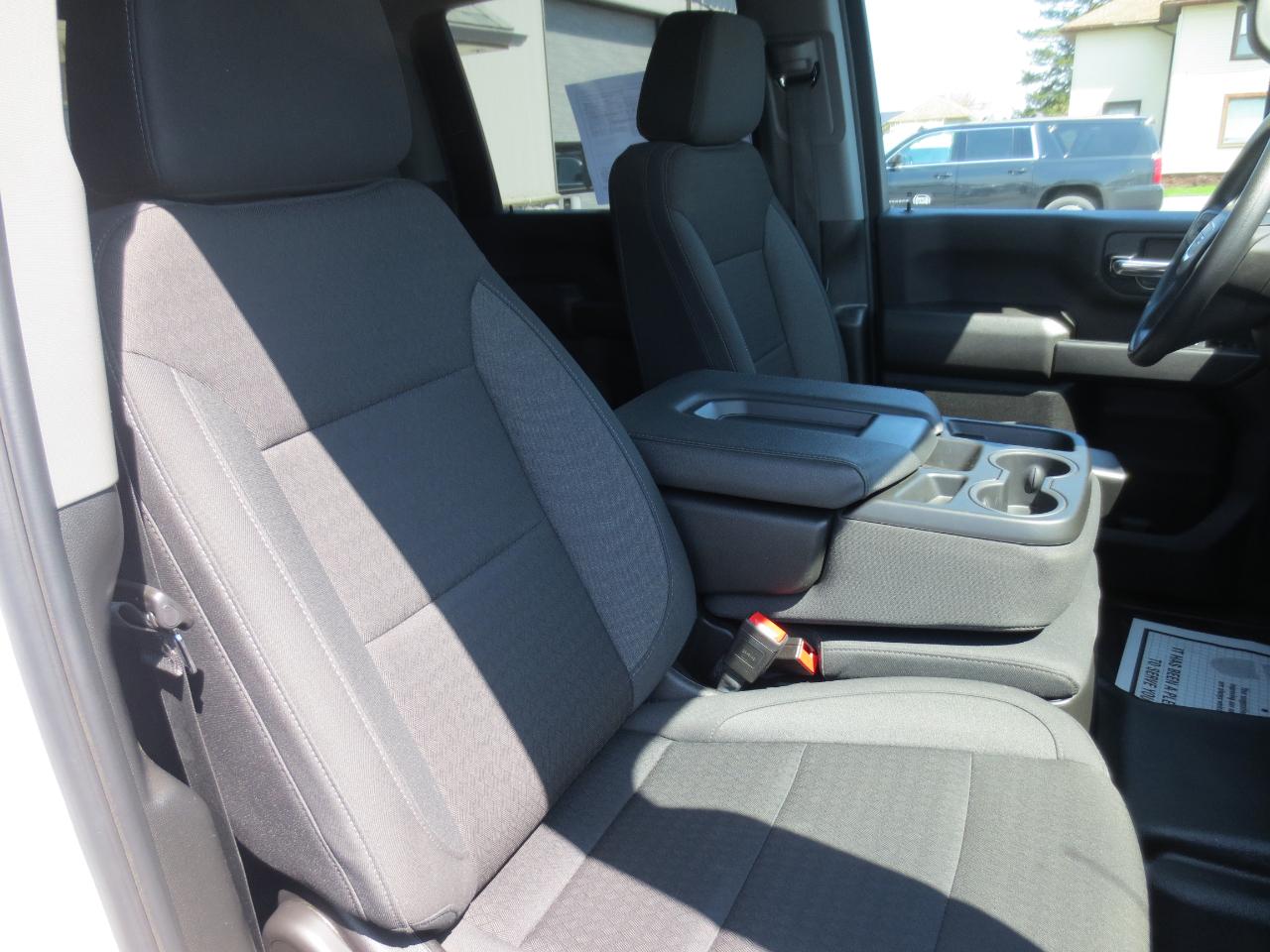 GMC Sierra 3500HD Pro Crew Cab 4WD LB 2024