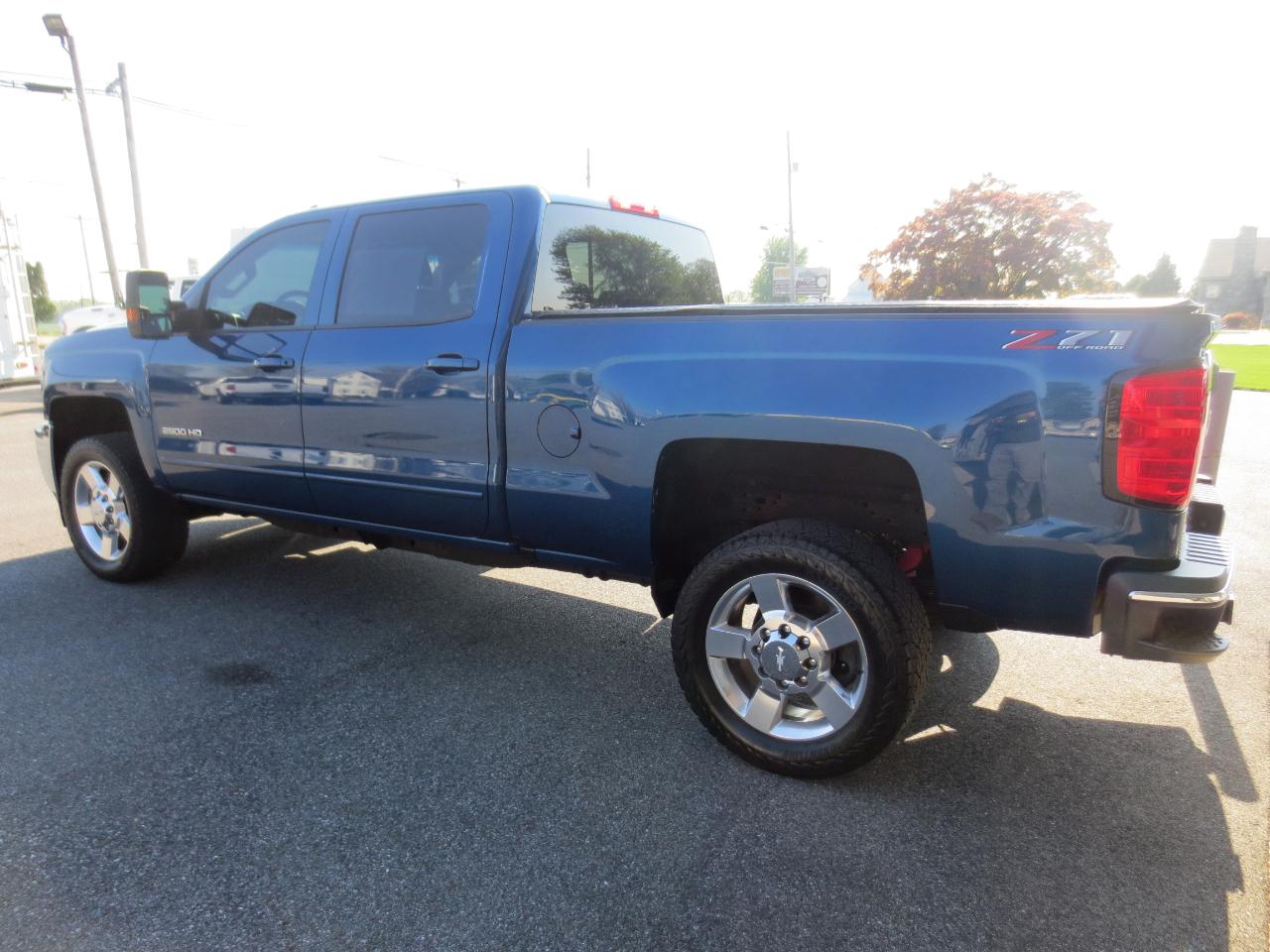 Chevrolet Silverado 2500HD LT Crew Cab Short Box 4WD 2019
