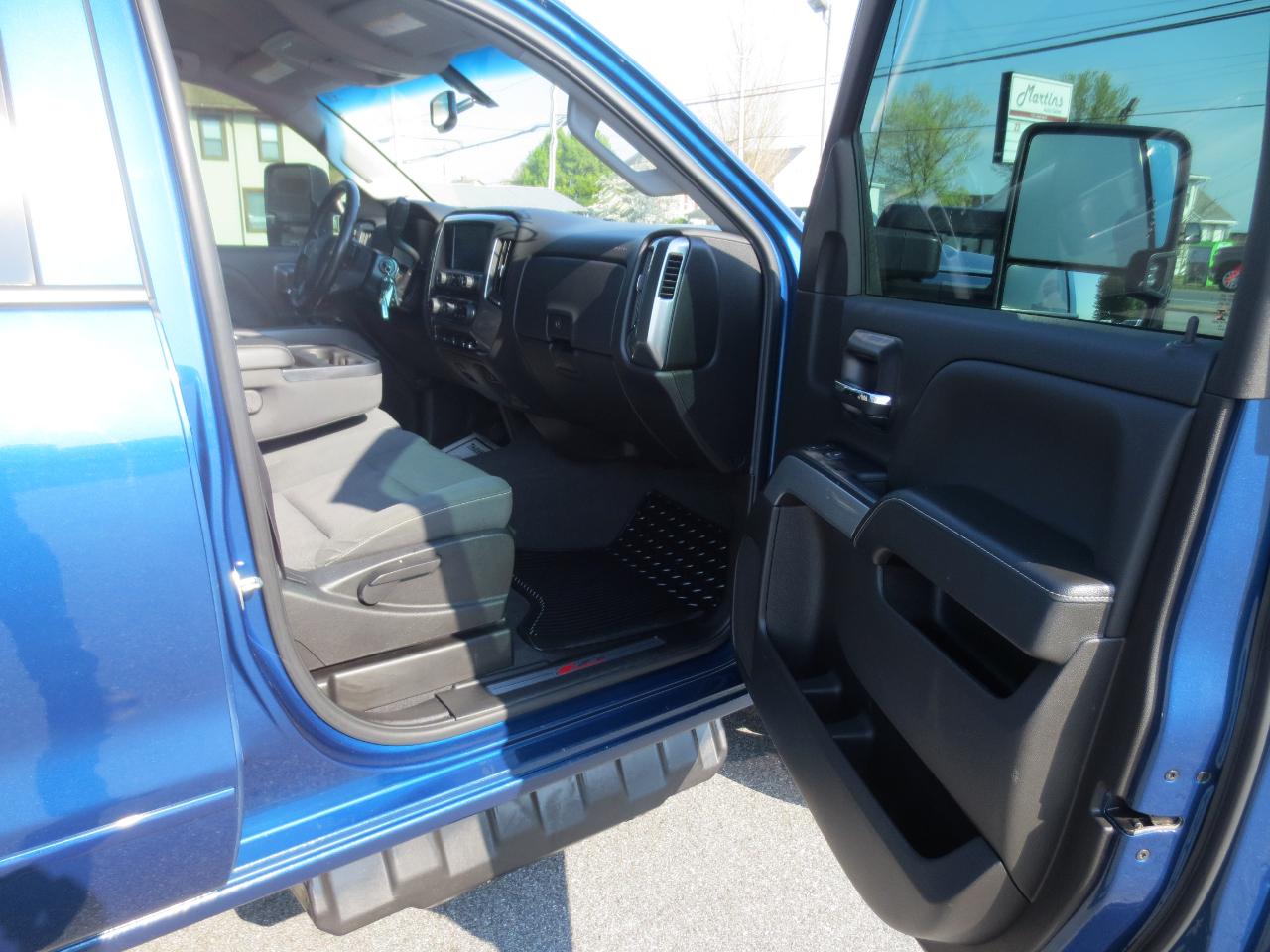 Chevrolet Silverado 2500HD LT Crew Cab Short Box 4WD 2019