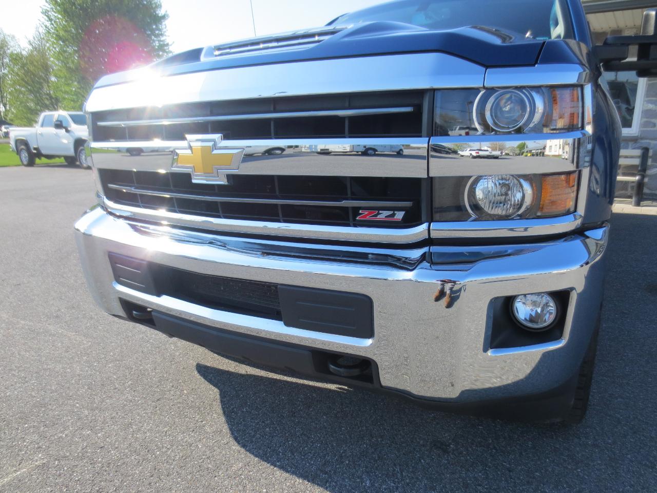 Chevrolet Silverado 2500HD LT Crew Cab Short Box 4WD 2019