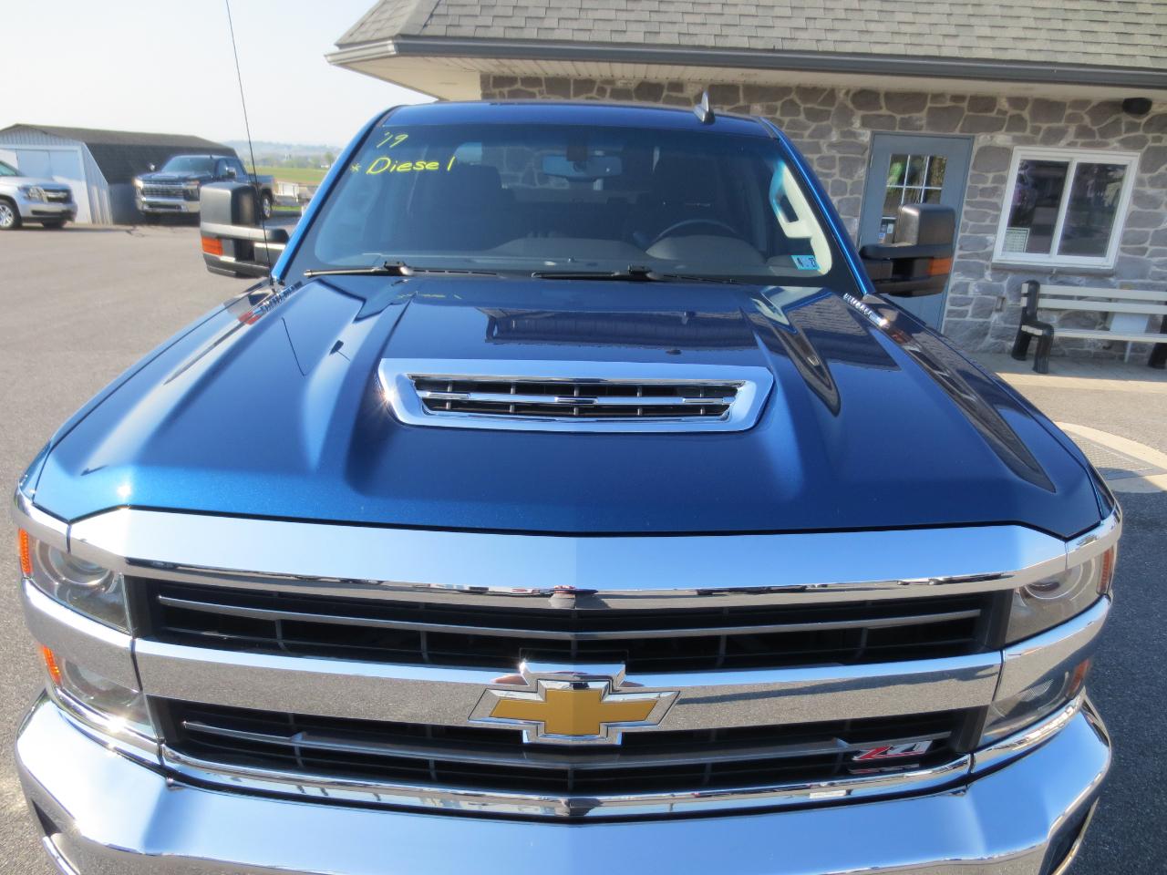 Chevrolet Silverado 2500HD LT Crew Cab Short Box 4WD 2019