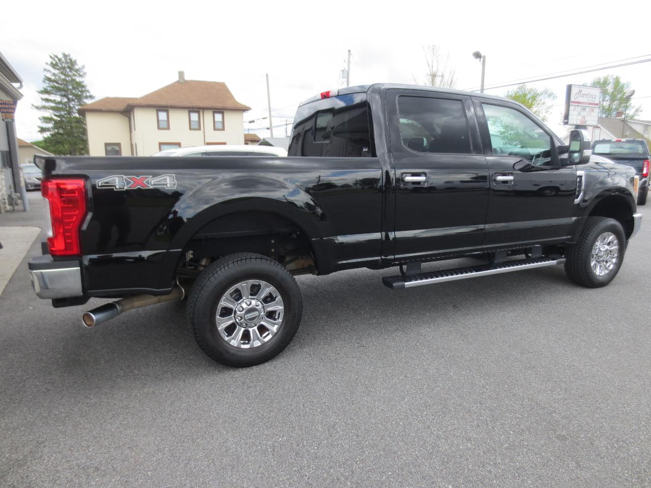 Ford F-250 SD XLT Crew Cab 4WD 2017