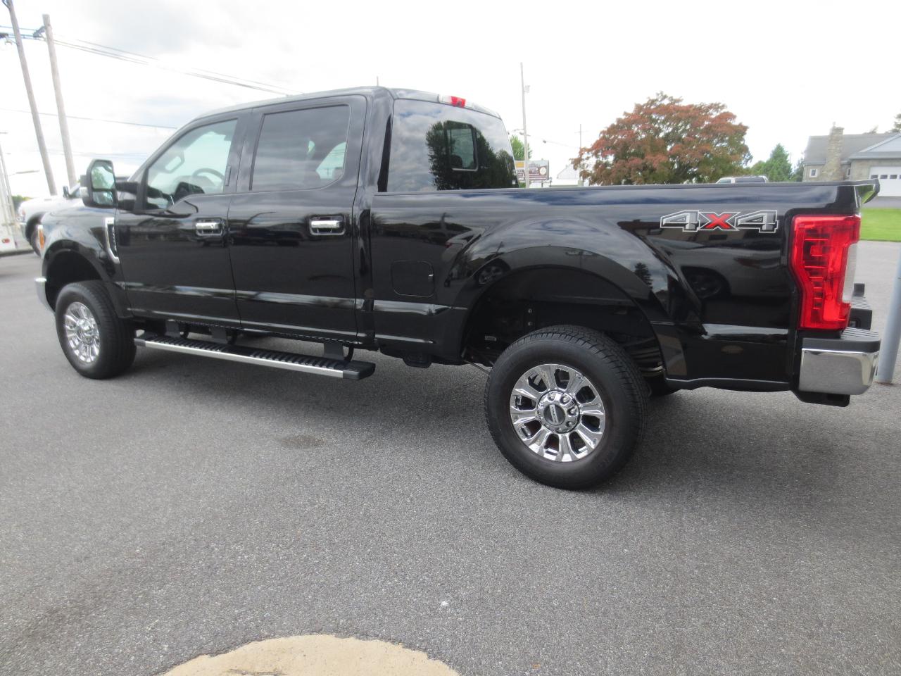 Ford F-250 SD XLT Crew Cab 4WD 2017