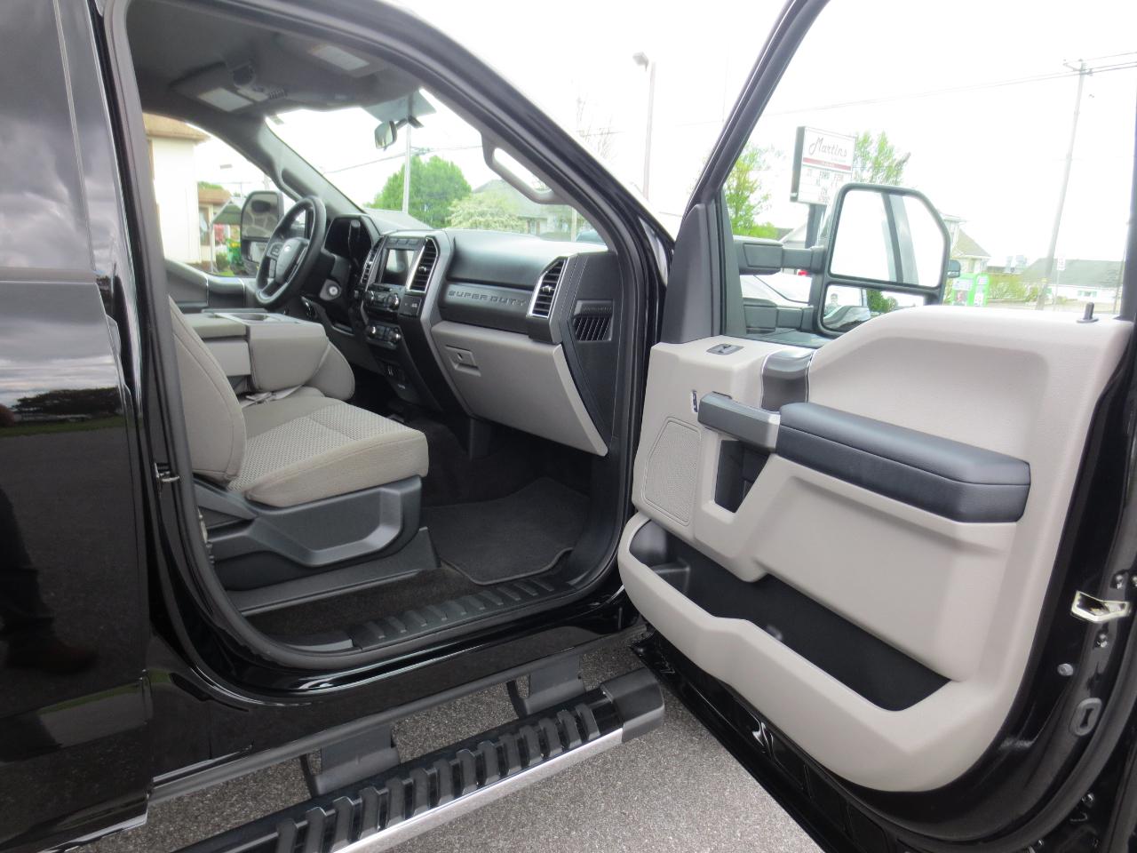 Ford F-250 SD XLT Crew Cab 4WD 2017