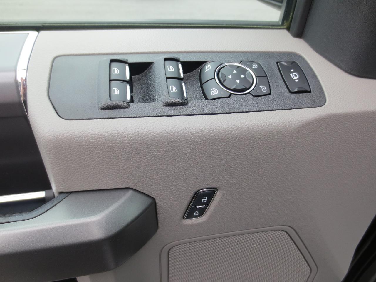 Ford F-250 SD XLT Crew Cab 4WD 2017