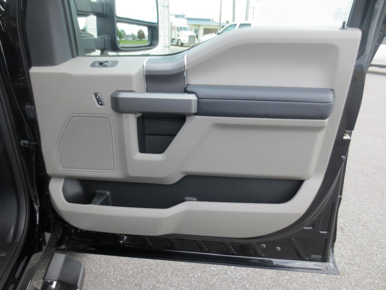 Ford F-250 SD XLT Crew Cab 4WD 2017