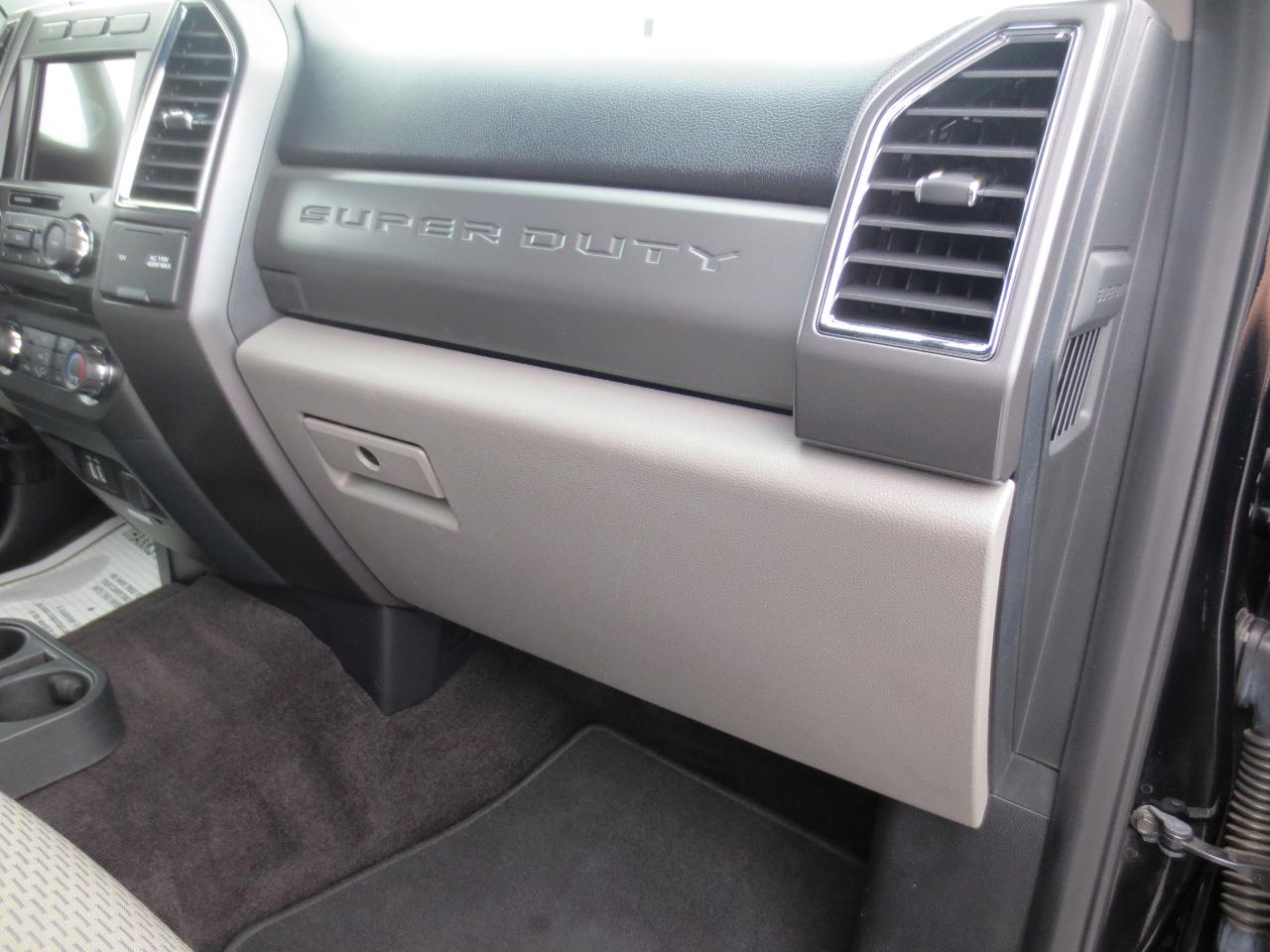 Ford F-250 SD XLT Crew Cab 4WD 2017