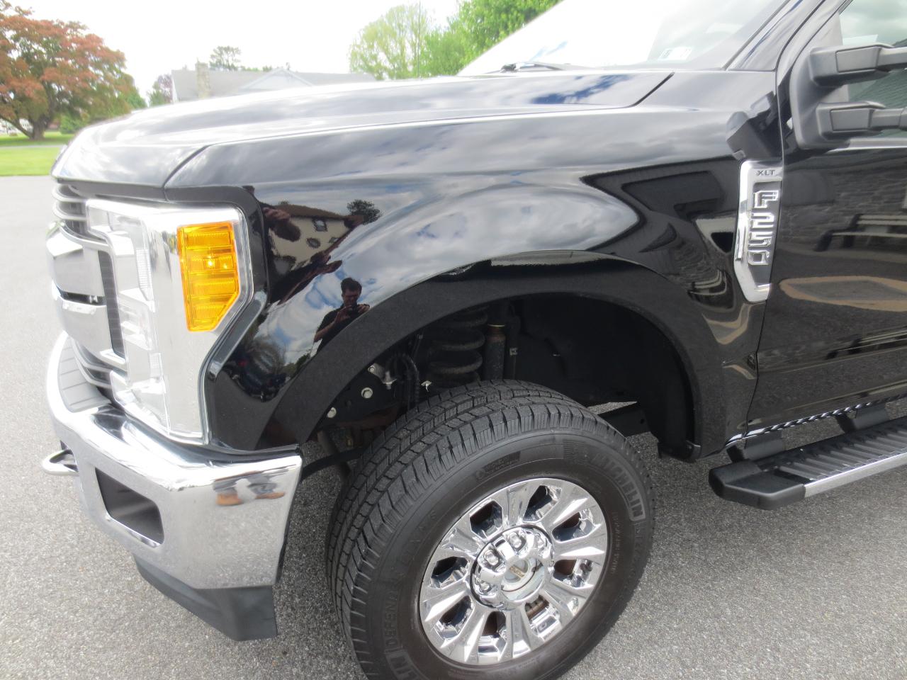 Ford F-250 SD XLT Crew Cab 4WD 2017