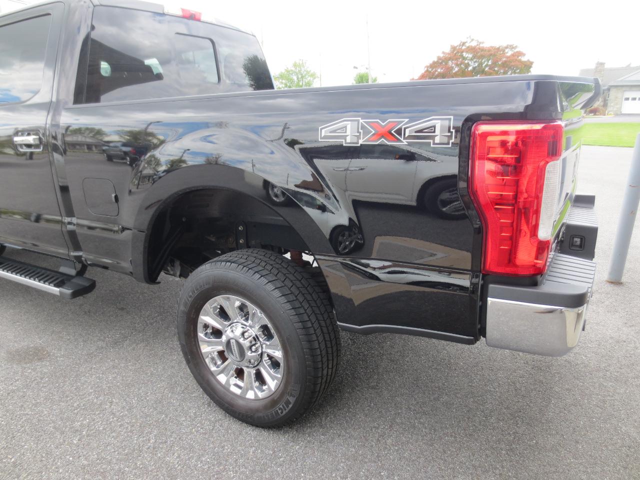 Ford F-250 SD XLT Crew Cab 4WD 2017