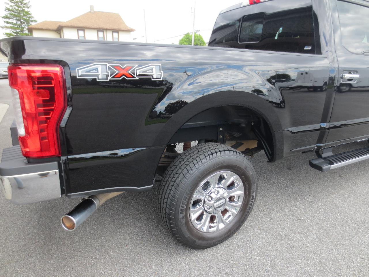 Ford F-250 SD XLT Crew Cab 4WD 2017