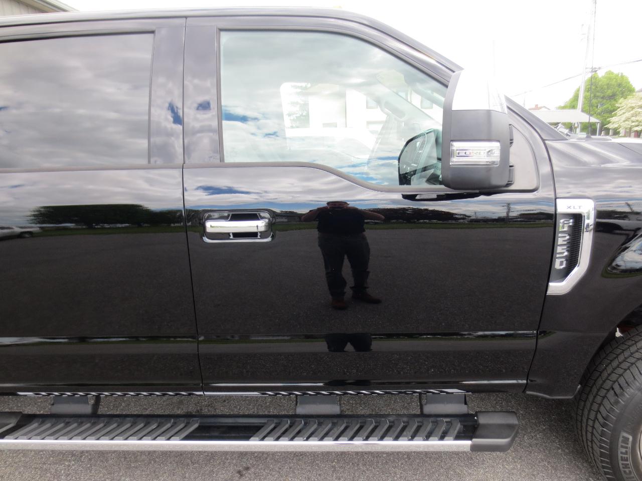 Ford F-250 SD XLT Crew Cab 4WD 2017