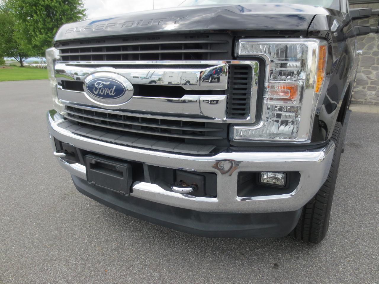 Ford F-250 SD XLT Crew Cab 4WD 2017