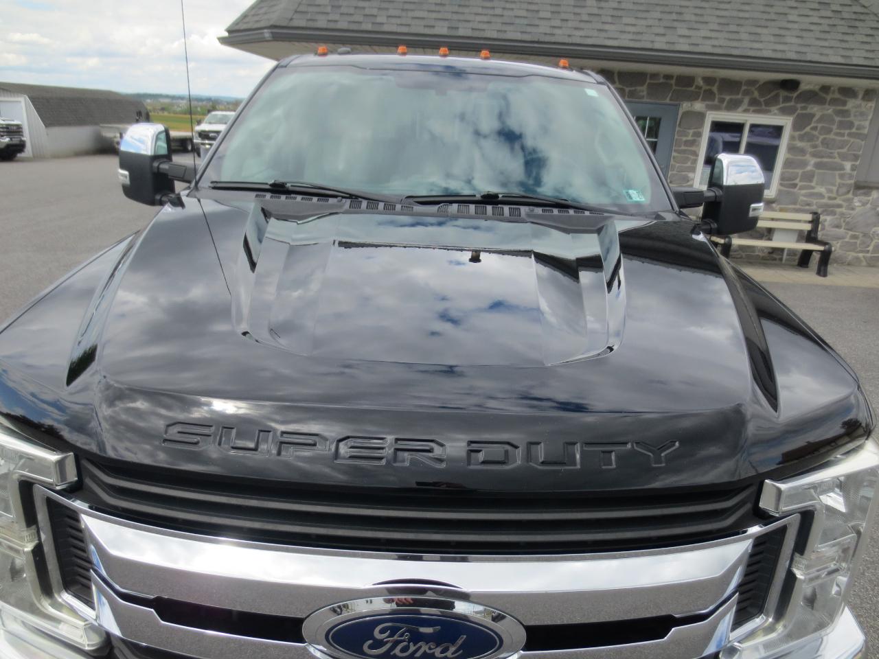 Ford F-250 SD XLT Crew Cab 4WD 2017