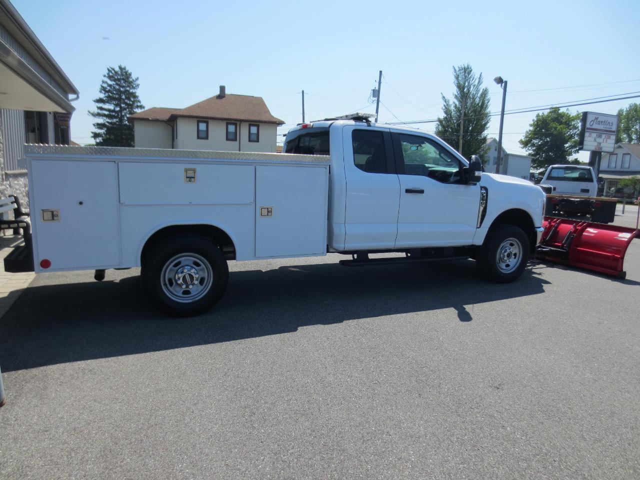 Ford F-350 SD XL SuperCab Long Bed 4WD 2024