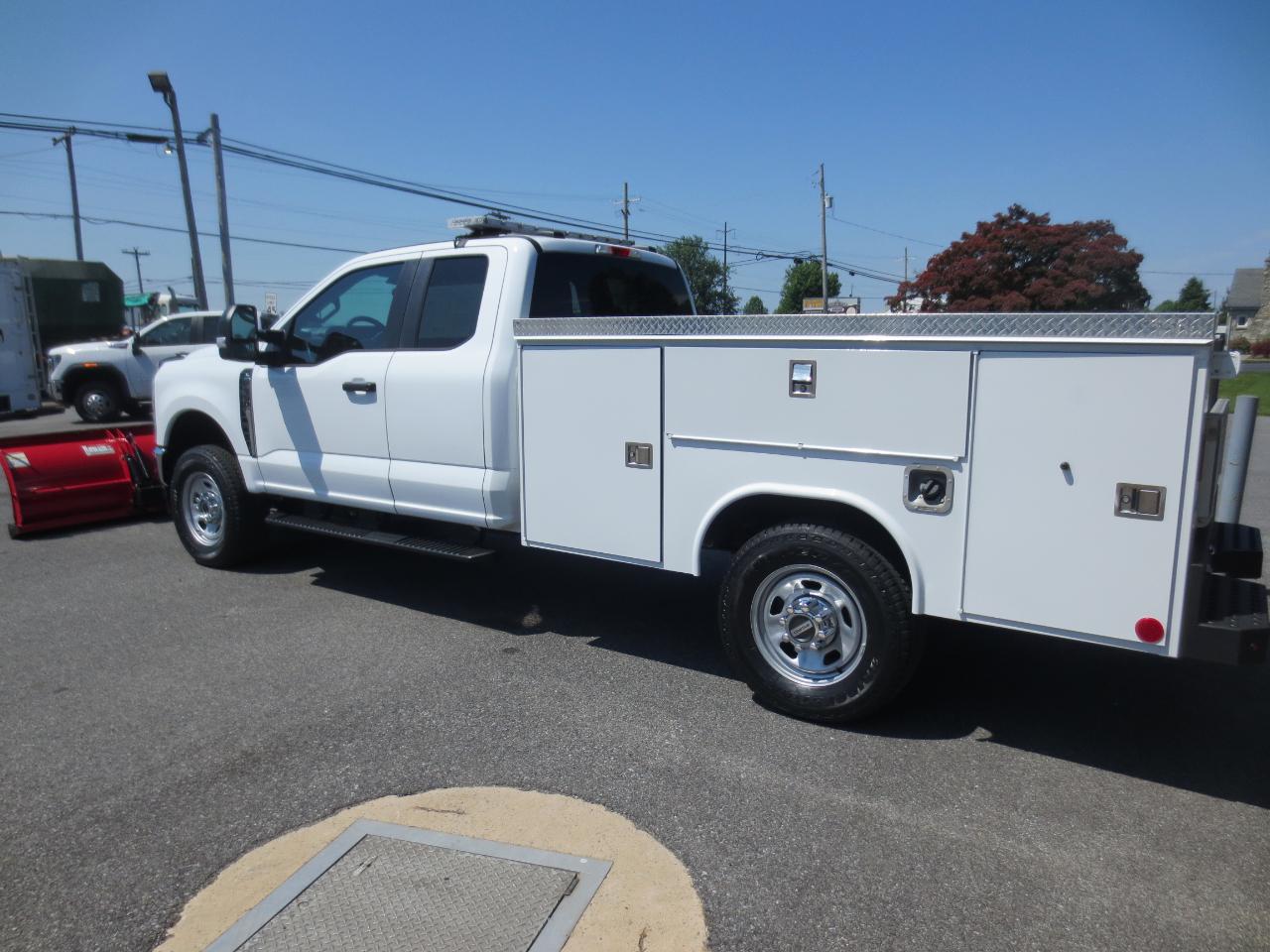 Ford F-350 SD XL SuperCab Long Bed 4WD 2024
