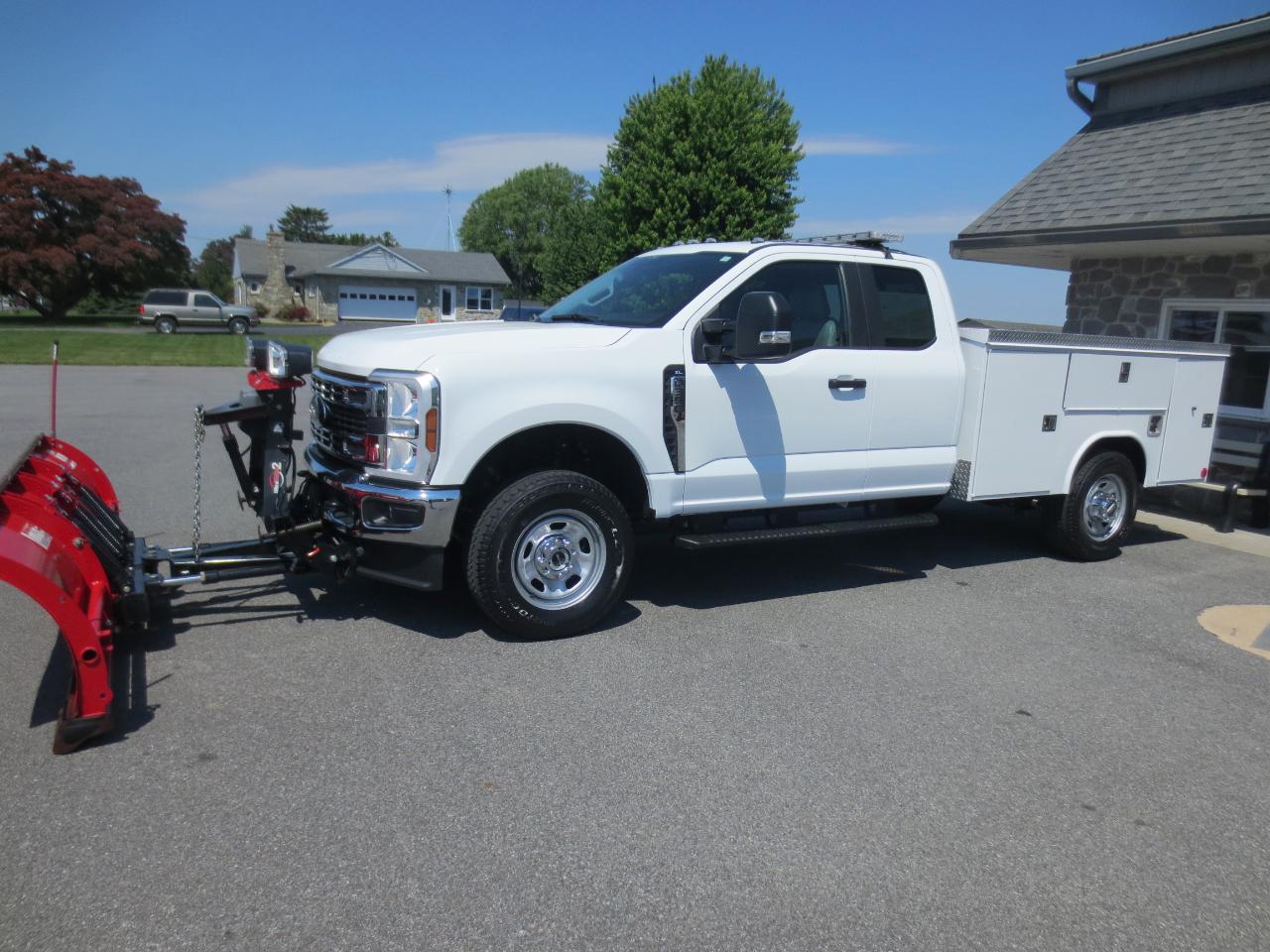 Ford F-350 SD XL SuperCab Long Bed 4WD 2024