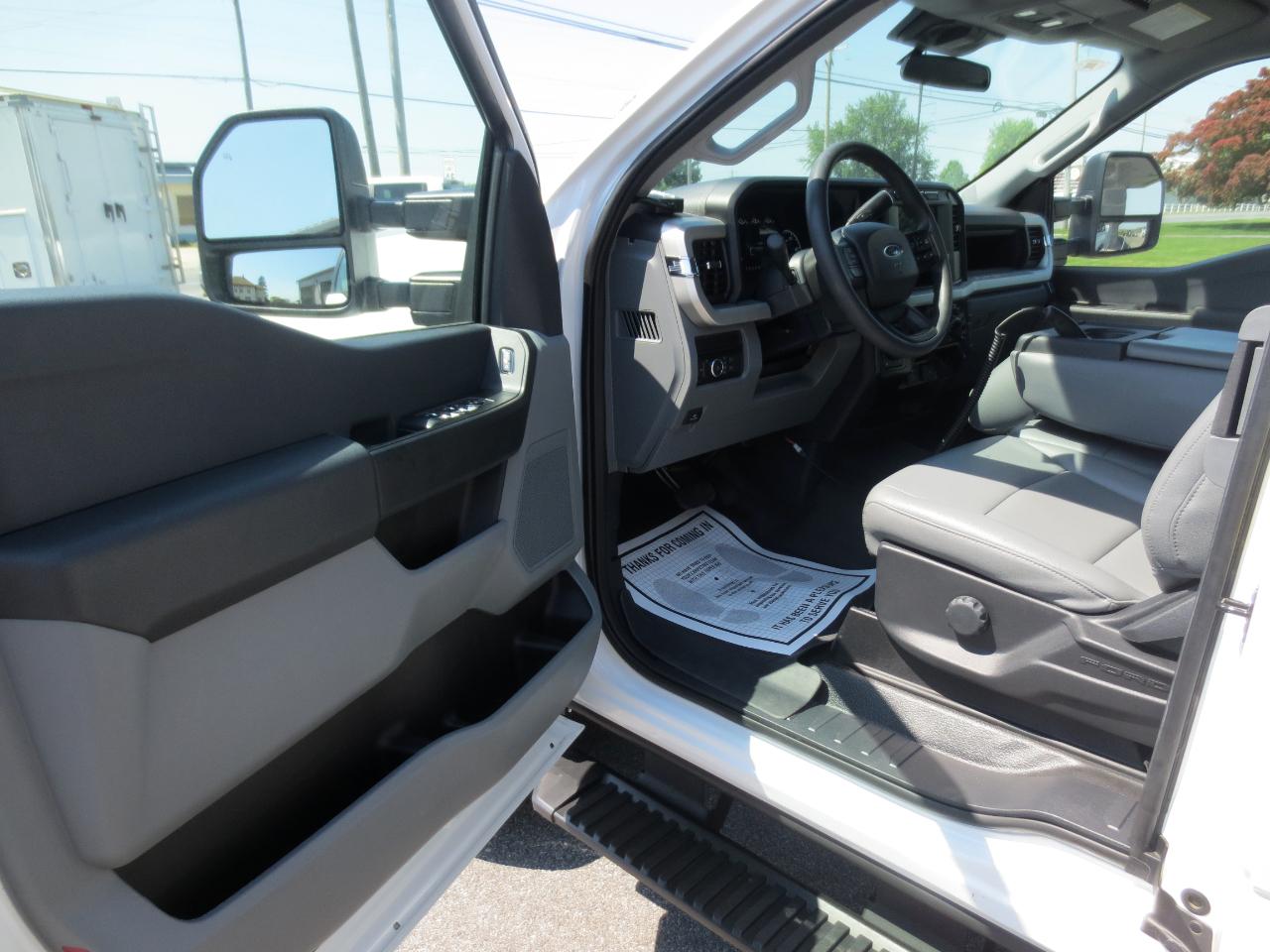 Ford F-350 SD XL SuperCab Long Bed 4WD 2024