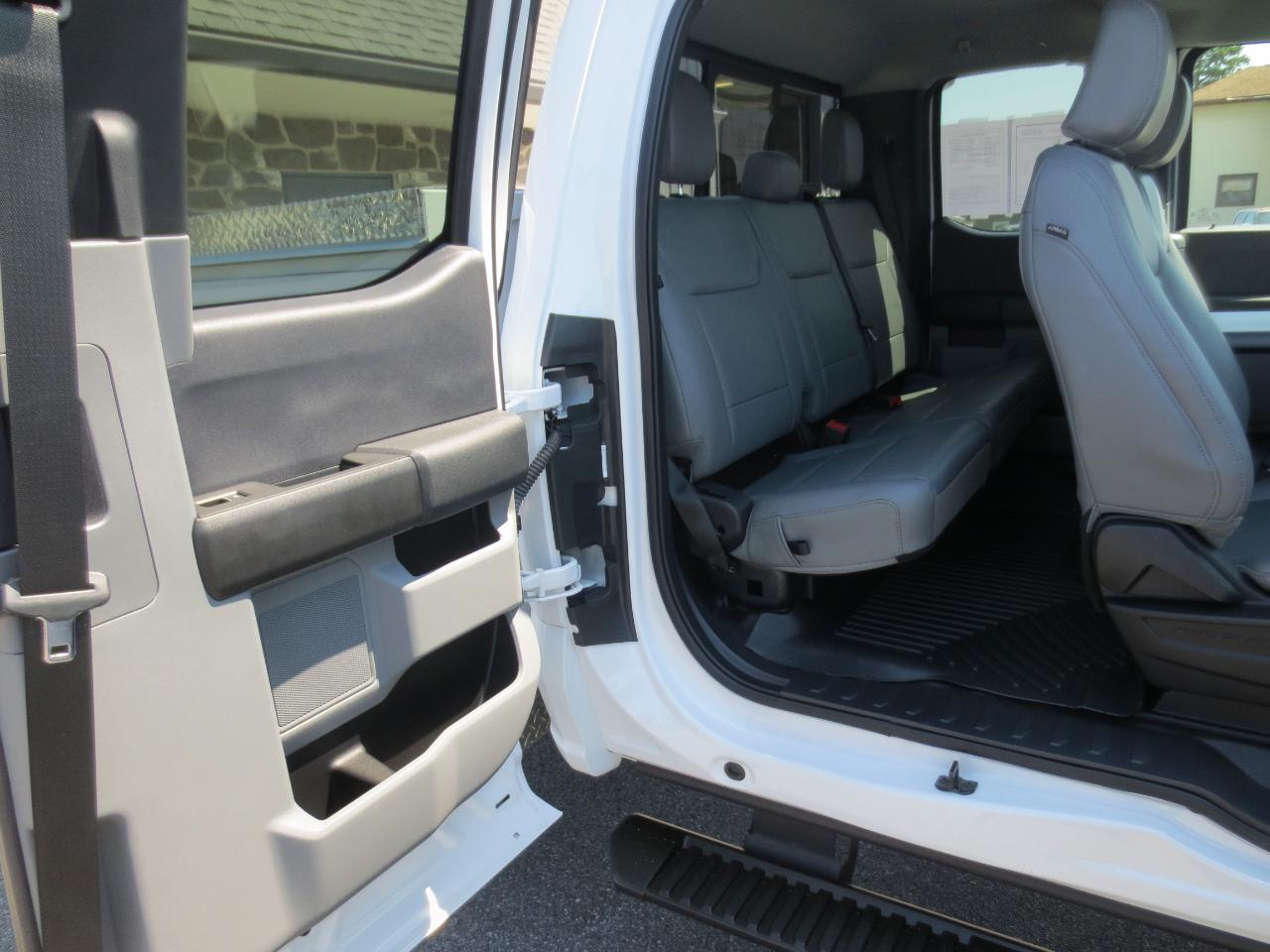 Ford F-350 SD XL SuperCab Long Bed 4WD 2024