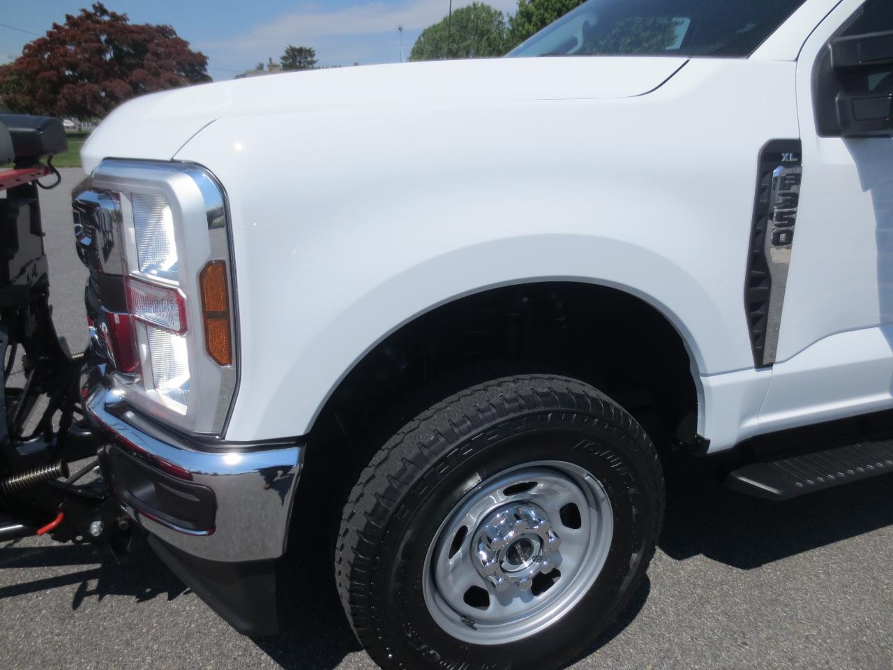 Ford F-350 SD XL SuperCab Long Bed 4WD 2024