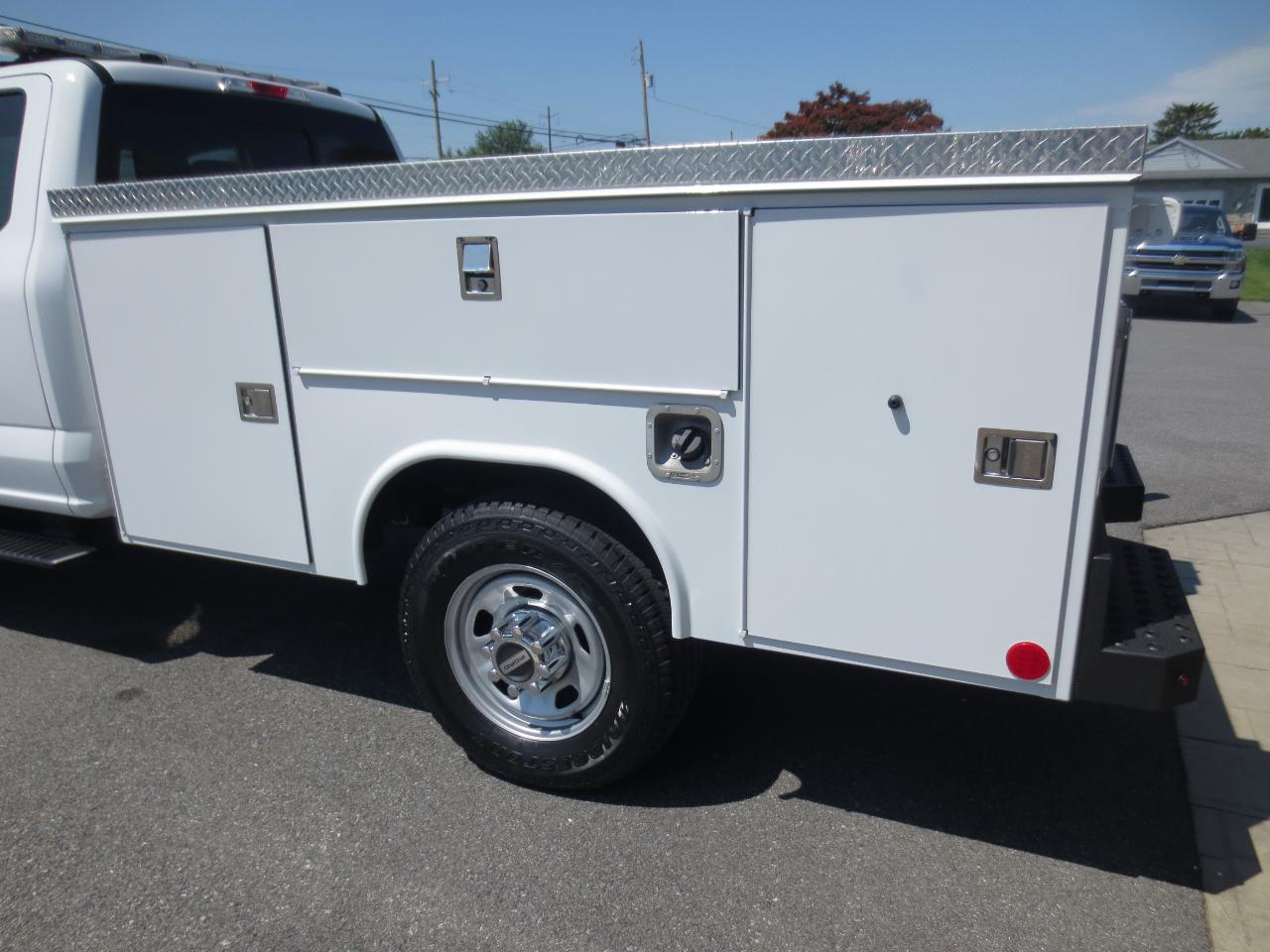 Ford F-350 SD XL SuperCab Long Bed 4WD 2024