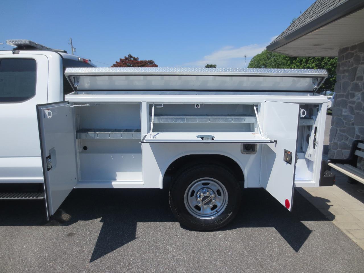 Ford F-350 SD XL SuperCab Long Bed 4WD 2024