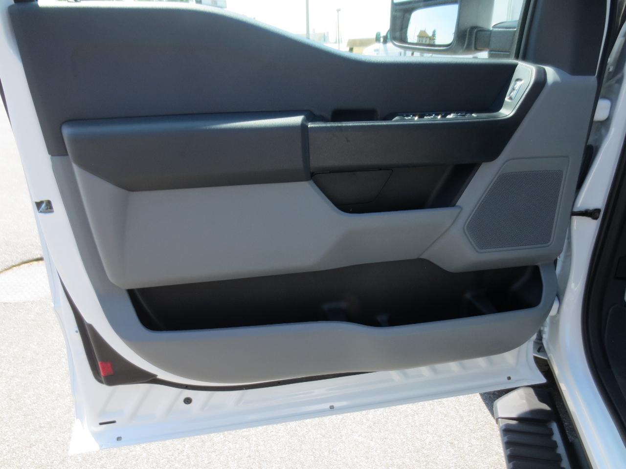 Ford F-350 SD XL SuperCab Long Bed 4WD 2024