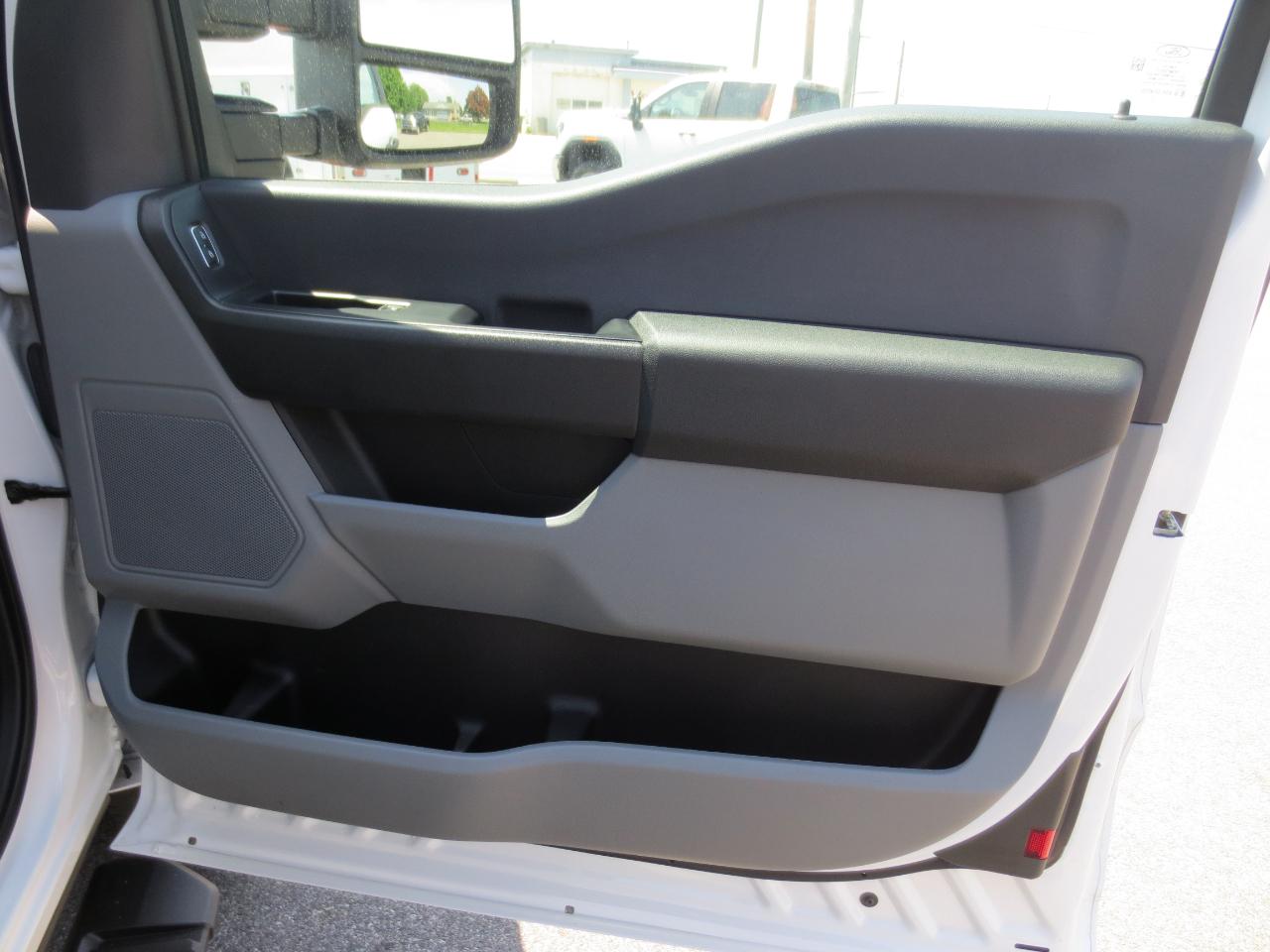 Ford F-350 SD XL SuperCab Long Bed 4WD 2024