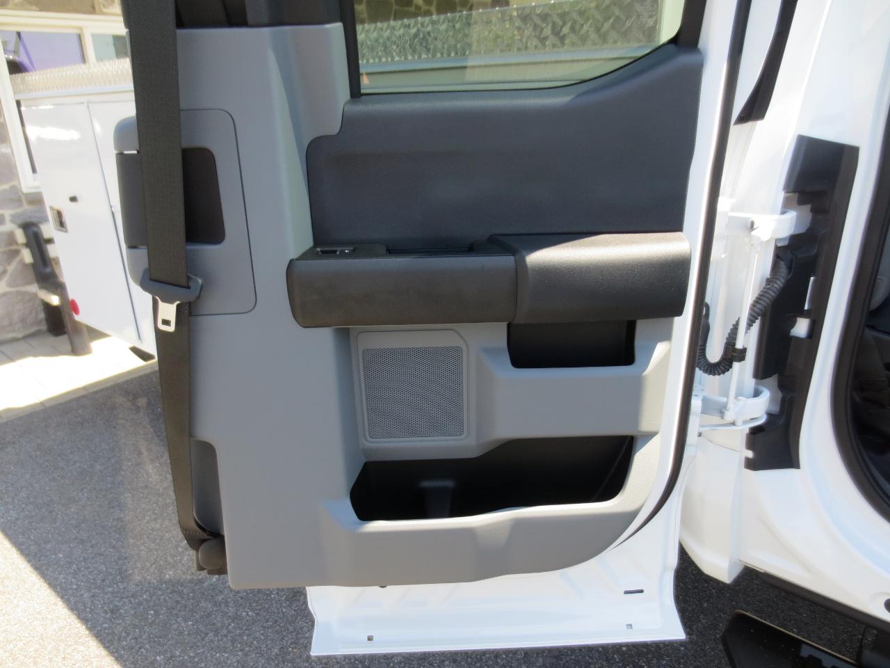 Ford F-350 SD XL SuperCab Long Bed 4WD 2024