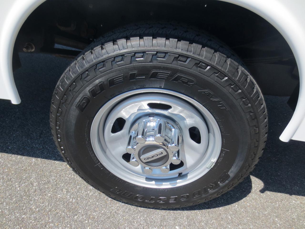 Ford F-350 SD XL SuperCab Long Bed 4WD 2024