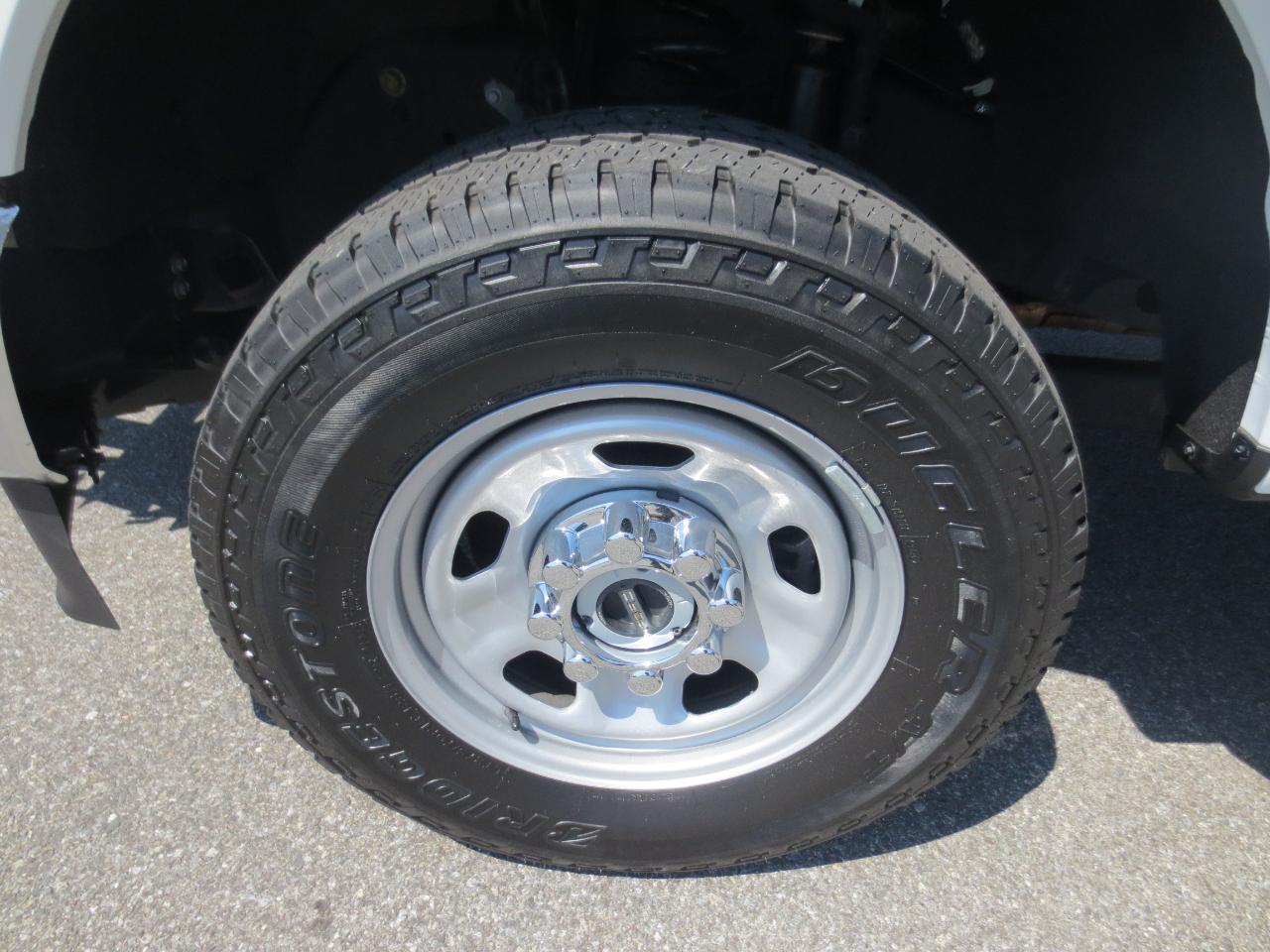 Ford F-350 SD XL SuperCab Long Bed 4WD 2024