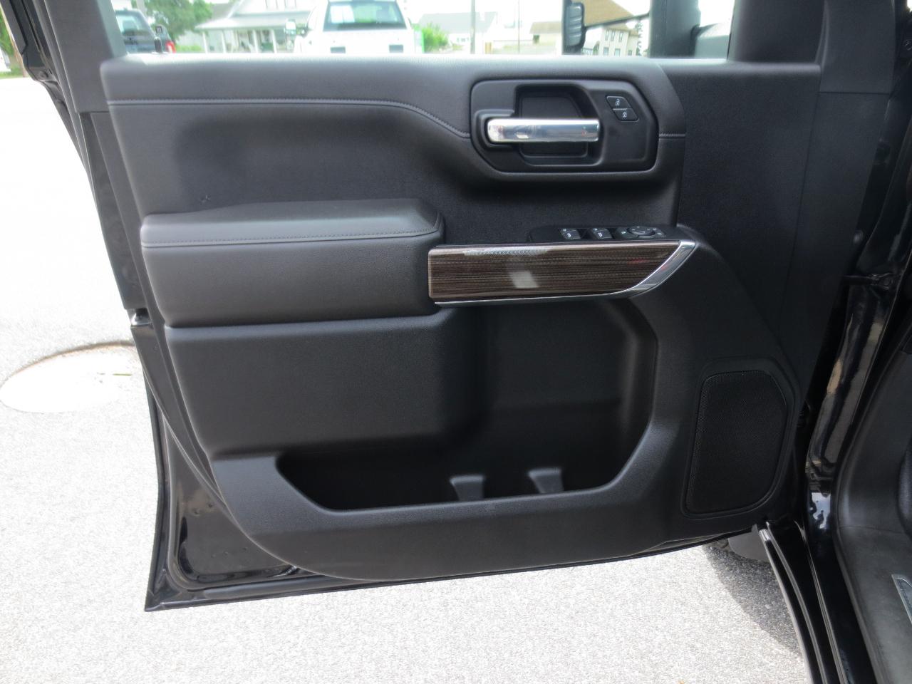 Chevrolet Silverado 3500HD LT Crew Cab 4WD 2022