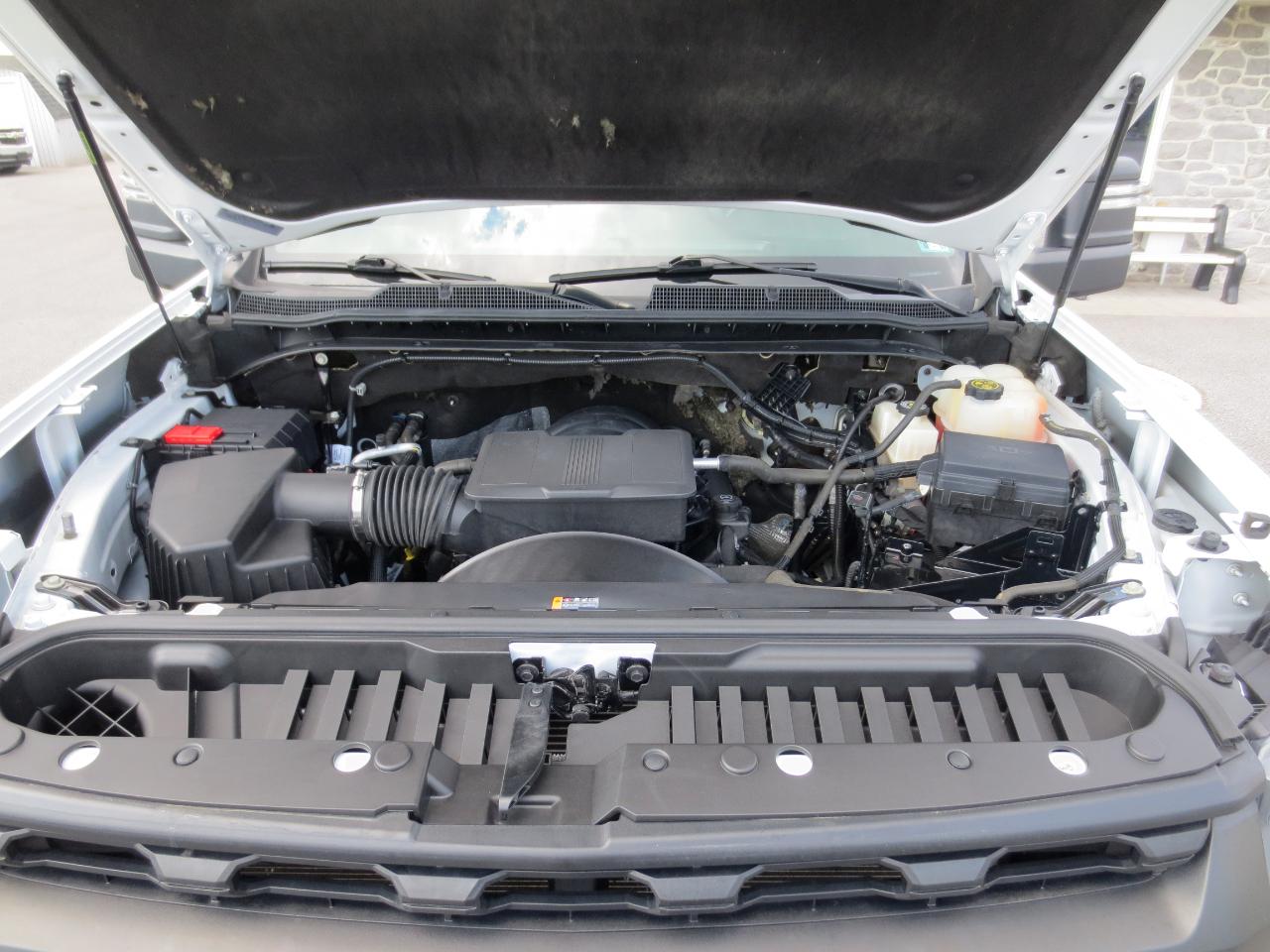 Chevrolet Silverado 2500HD Work Truck Crew Cab Long Box 4WD 2023