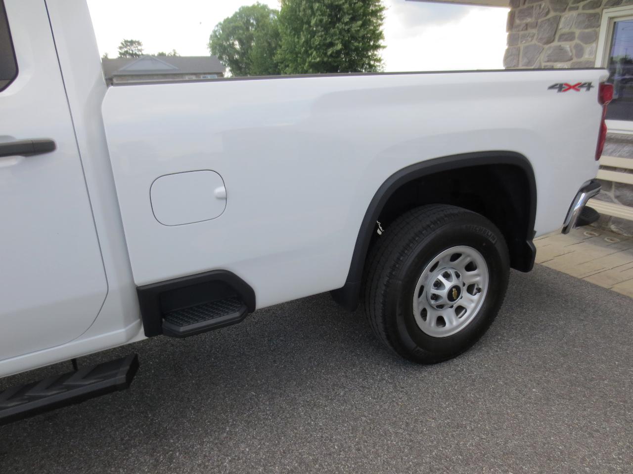 Chevrolet Silverado 2500HD Work Truck Crew Cab Long Box 4WD 2023