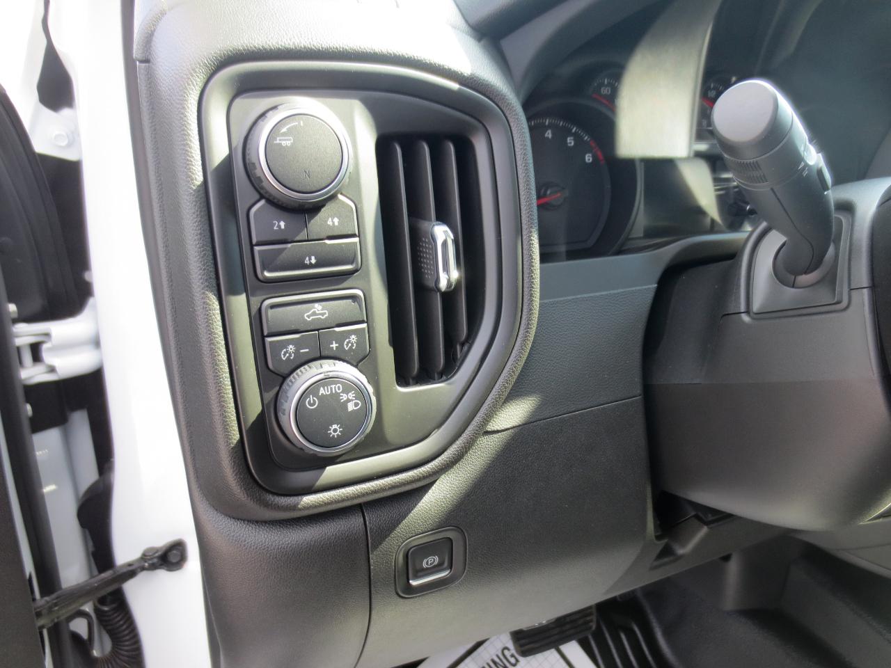 Chevrolet Silverado 2500HD Work Truck Crew Cab Long Box 4WD 2023