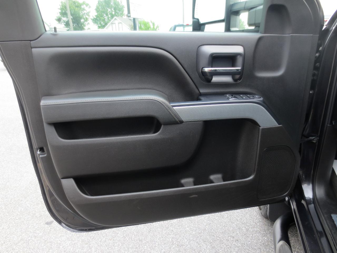 Chevrolet Silverado 2500HD LT Long Box 4WD 2016
