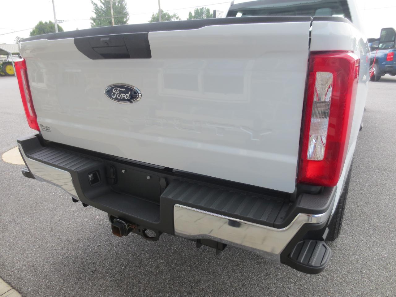 2024 Ford F-350 Super Duty XL - Photo 18