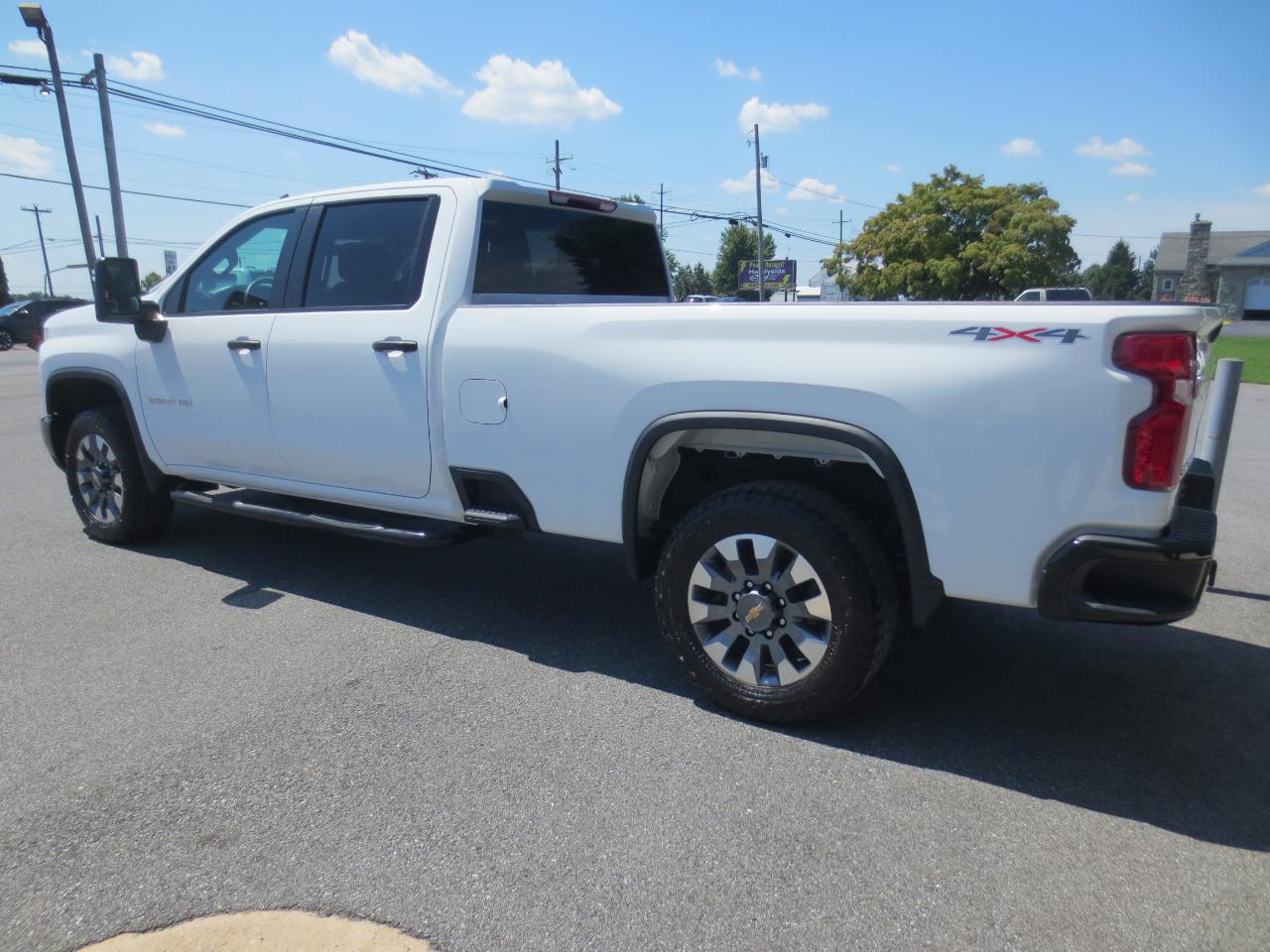 Chevrolet Silverado 2500HD Custom Crew Cab Long Box 4WD 2025