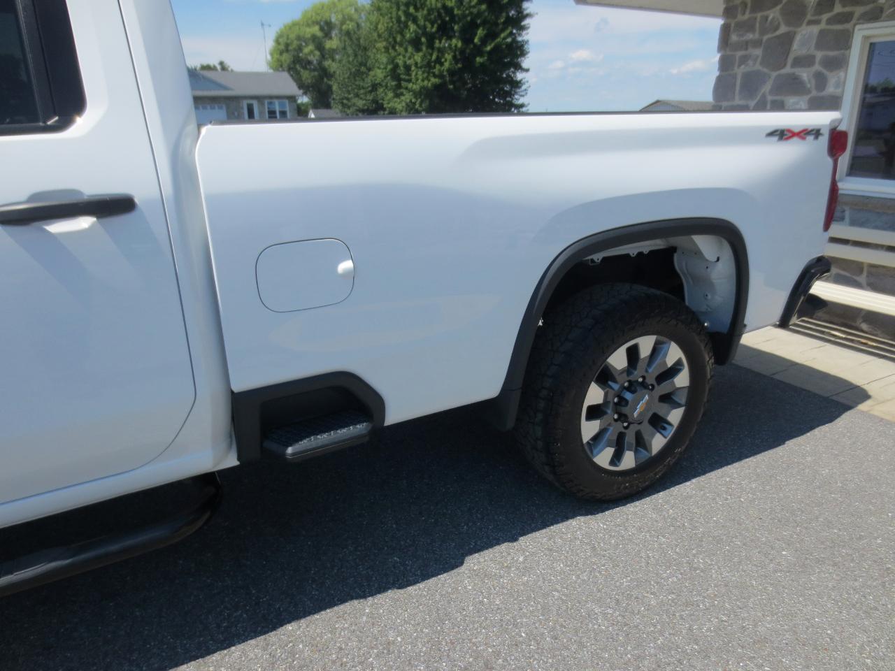Chevrolet Silverado 2500HD Custom Crew Cab Long Box 4WD 2025