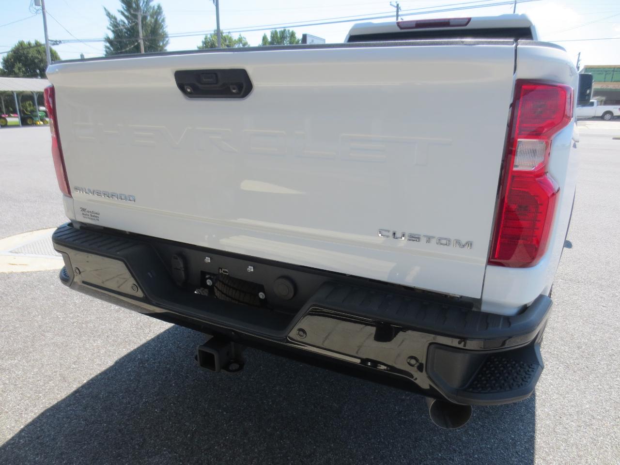 Chevrolet Silverado 2500HD Custom Crew Cab Long Box 4WD 2025