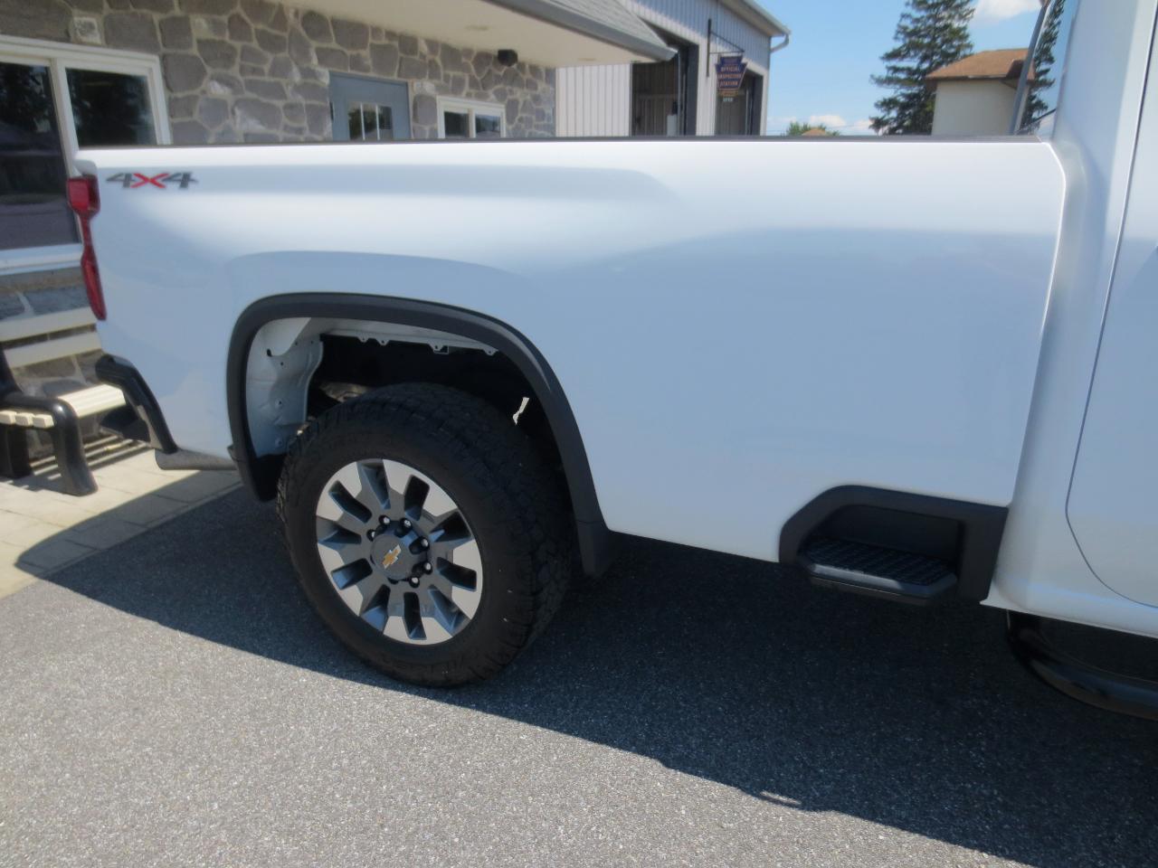 Chevrolet Silverado 2500HD Custom Crew Cab Long Box 4WD 2025