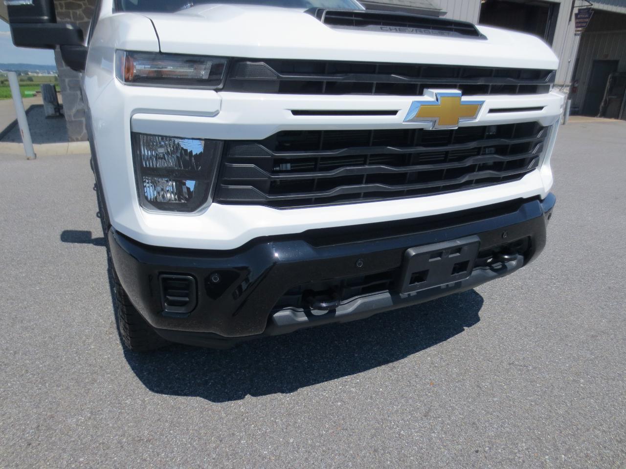 Chevrolet Silverado 2500HD Custom Crew Cab Long Box 4WD 2025