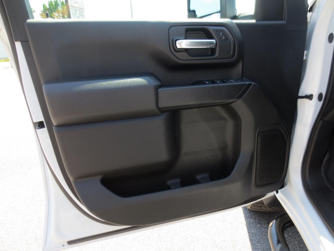 Chevrolet Silverado 2500HD Custom Crew Cab Long Box 4WD 2025