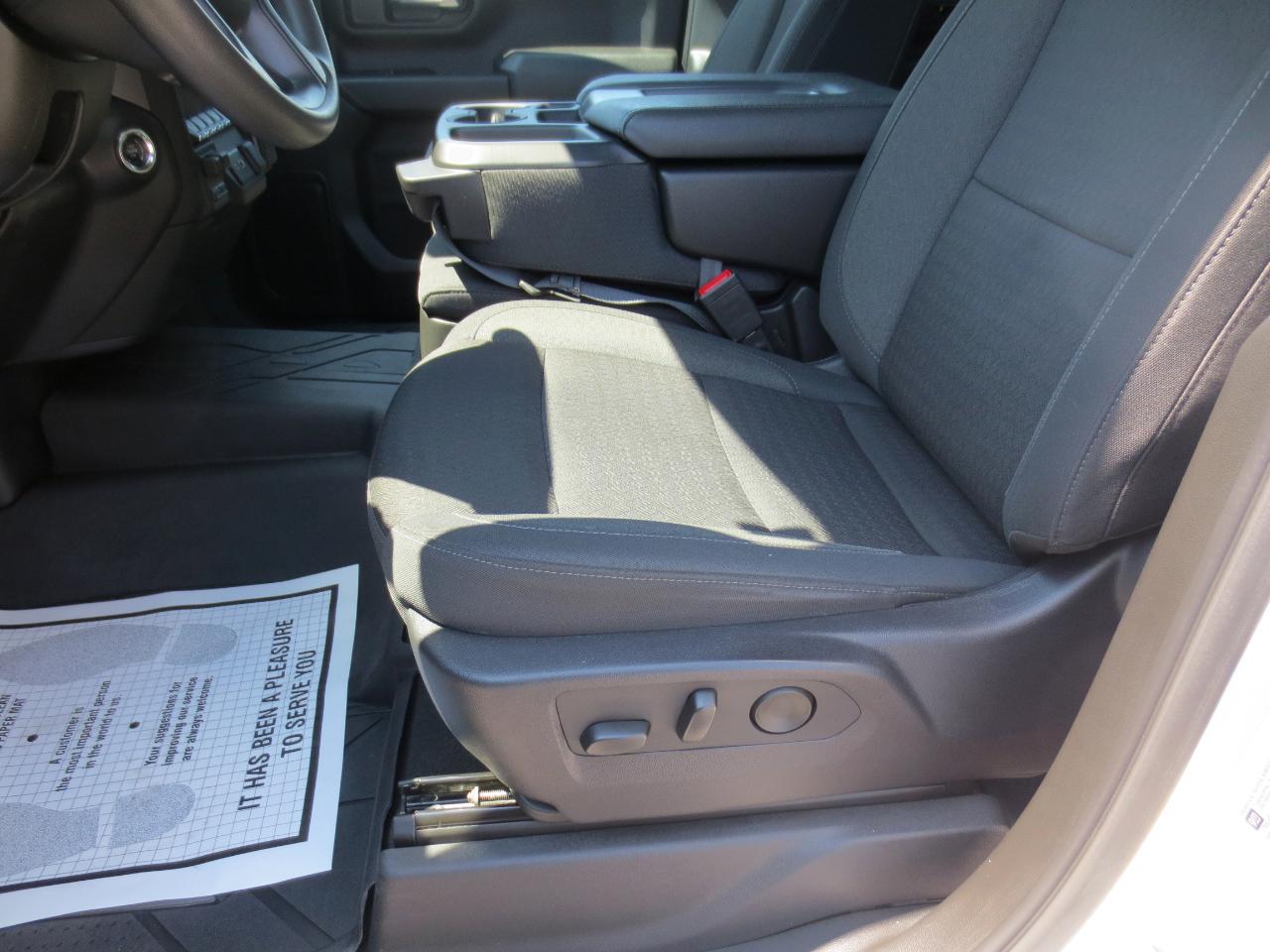 Chevrolet Silverado 2500HD Custom Crew Cab Long Box 4WD 2025